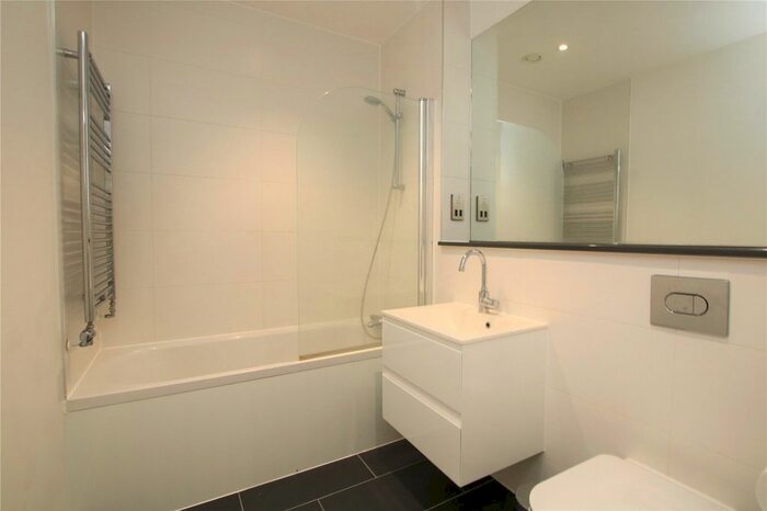 1 Bedroom Flat To Rent In Garrard House, Garrard Street, Reading, Berkshire, RG1