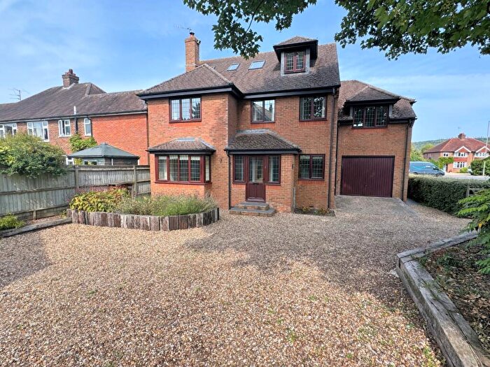 5 Bedroom Detached House For Sale In Viewing Day Saturday Th June - Walking Distance To Village Centre And Station, HP22