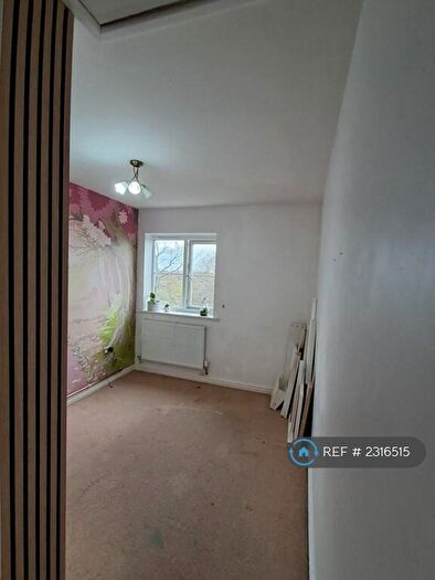 2 Bedroom Flat To Rent In Blackthorn Road, Ilford, IG1