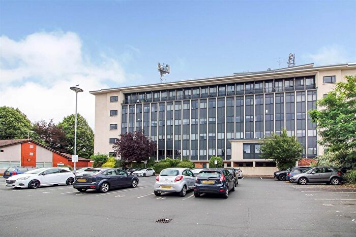 2 Bedroom Flat For Sale In Blackpole Road, Worcester, WR4