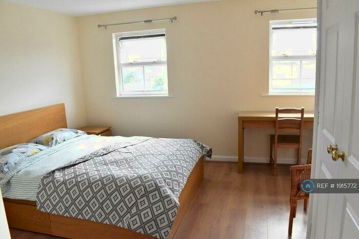 2 Bedroom Flat To Rent In Morley House, London, SE15