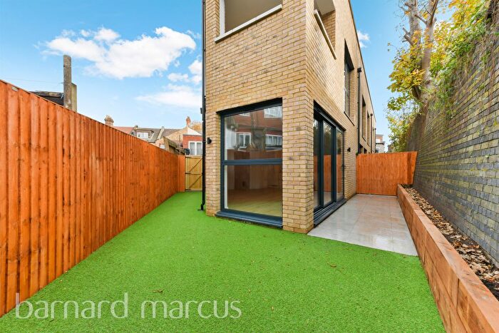 1 Bedroom Flat For Sale In Acacia Road, London, SW16