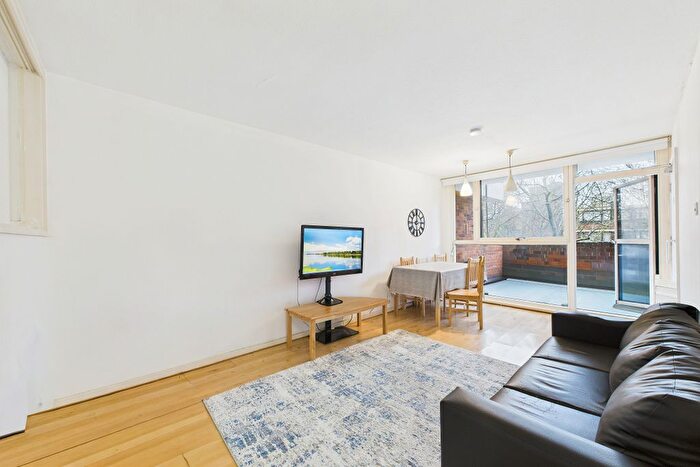 2 Bedroom Flat For Sale In Morgan House, Vauxhall Bridge Road, Pimlico, London, SW1V