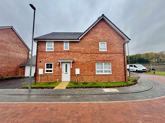 3 Bedroom Semi-Detached House To Rent In Osberg Road, Buckingham, MK18