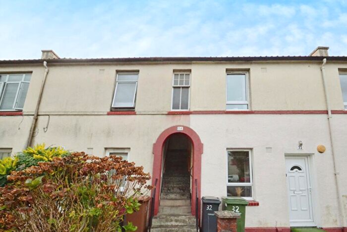 2 Bedroom Flat For Sale In Saughton Park, Edinburgh, EH12