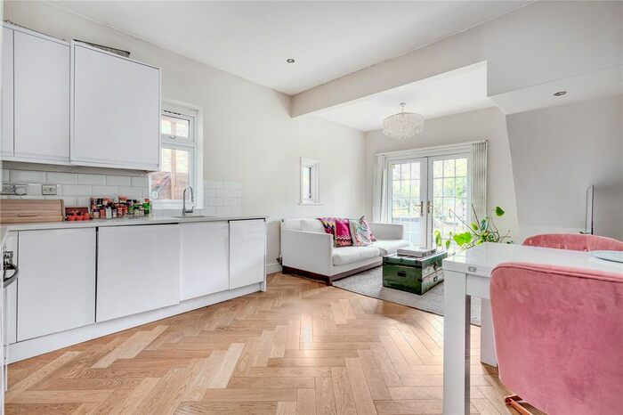 1 Bedroom Flat To Rent In Valetta Road, London, W3