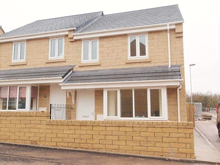 3 Bedroom Semi-Detached House To Rent In Pudding Fold, Hyde, SK14
