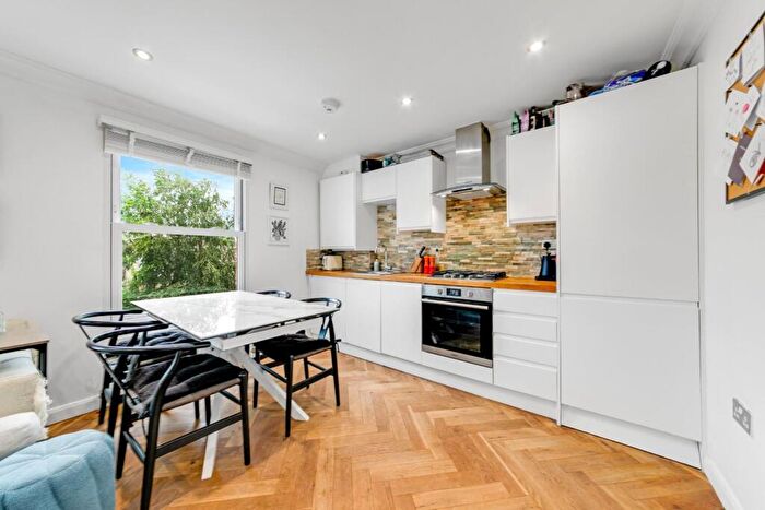 2 Bedroom Flat For Sale In St Johns Road, Penge, SE20