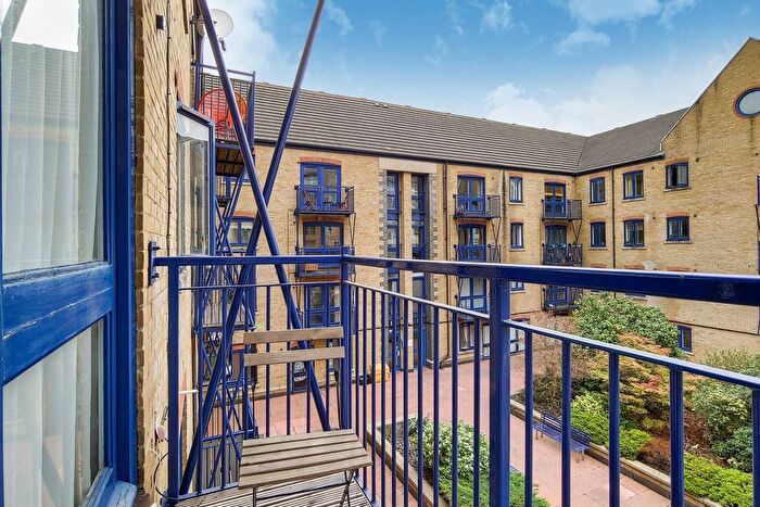 1 Bedroom Flat To Rent In Peninsula Court, Canary Wharf, London, E14