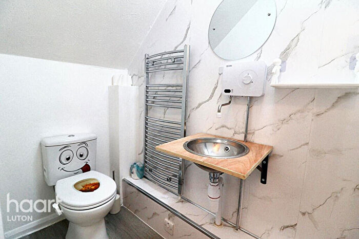 1 Bedroom Maisonette For Sale In The Ridings, Luton, LU3