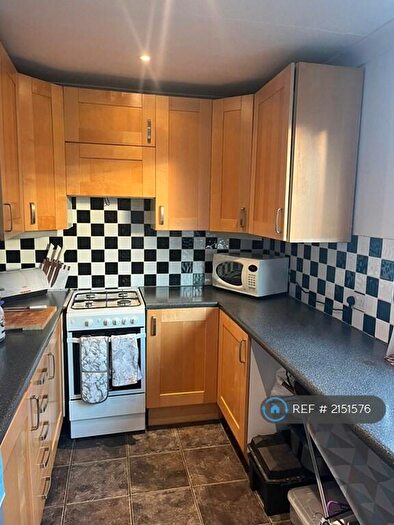 2 Bedroom Flat To Rent In York Road, Rayleigh, SS6