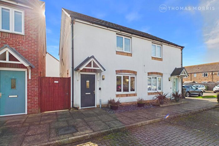 2 Bedroom Semi Detached House For Sale In Vickers Close, Biggleswade, Bedfordshire, SG18