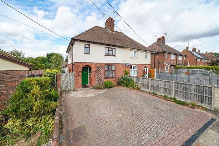 3 Bedroom Semi-Detached House For Sale In School Lane, Eaton Bray, Bedfordshire, LU6