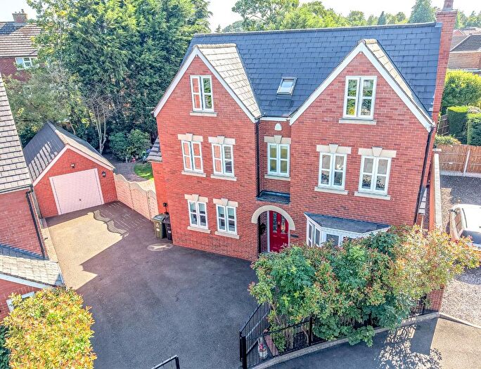 4 Bedroom Detached House For Sale In Redberry Close, Walsall, WS3