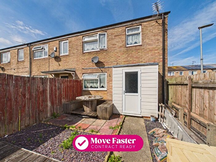 3 Bedroom Terraced House For Sale In Petersfield Close, Bransholme, Hull, HU7