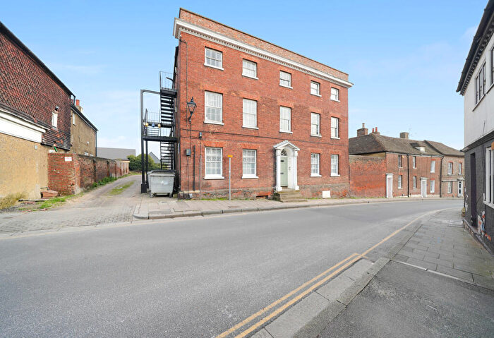 2 Bedroom Flat To Rent In Hinde House, Sittingbourne, Kent, ME10