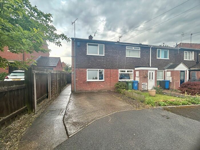 2 Bedroom Property To Rent In Hartfield Close, Chesterfield, S41