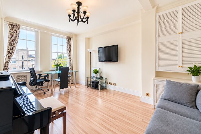 1 Bedroom Flat To Rent In Queens Court, Queensway, Bayswater, London, W2
