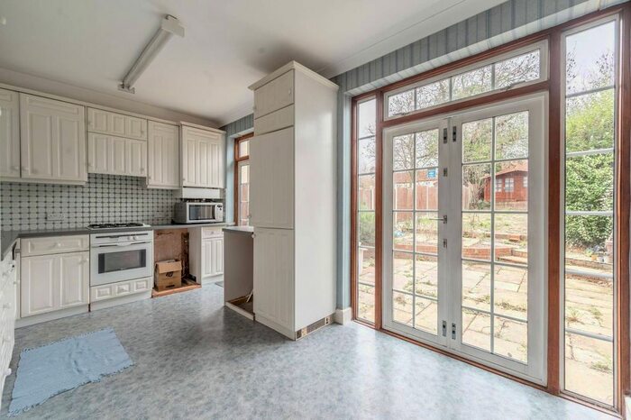 3 Bedroom End Of Terrace House For Sale In Kenton Lane, Harrow Weald, Harrow, HA3