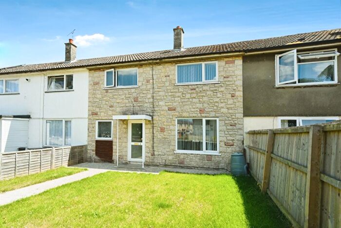 3 Bedroom Terraced House For Sale In Greenham Walk, Swindon, SN3