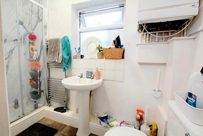 3 Bedroom Flat To Rent In Peveril Street, Nottingham, NG7