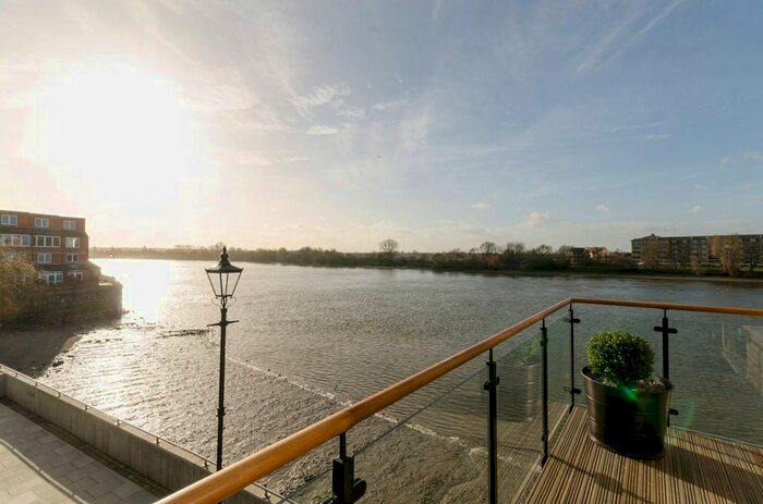 3 Bedroom Flat To Rent In Palace Wharf, Hammersmith, London, W6