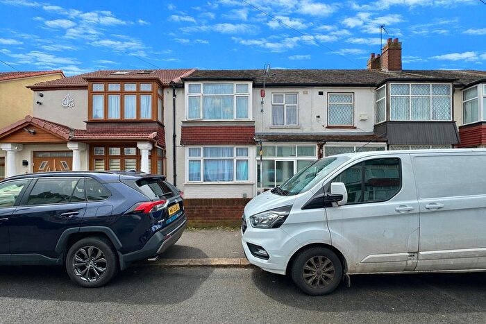 3 Bedroom Property For Sale In St. Marys Walk, Hayes, UB3