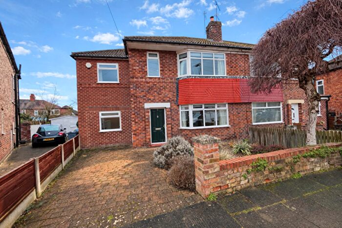 4 Bedroom Semi Detached House For Sale In Broughville Drive, Didsbury, M20