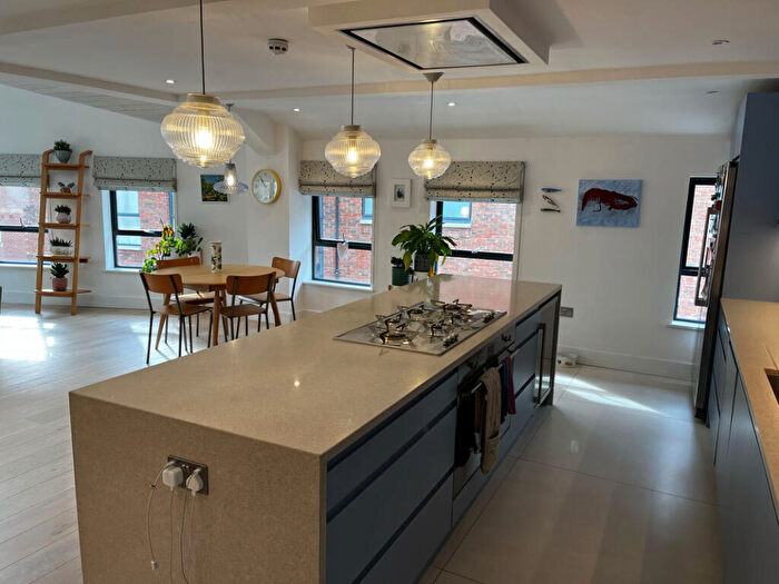 3 Bedroom Apartment To Rent In The Courtyard, New North Road, Exeter, EX4