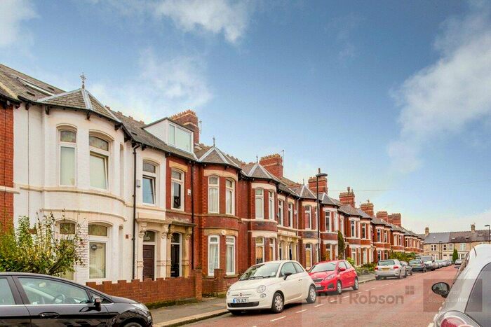 3 Bedroom Property To Rent In Devonshire Place (Flat A), Jesmond, Newcastle Upon Tyne, NE2