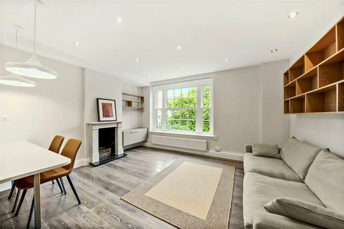 3 Bedroom Flat To Rent In Robin House, Barrow Hill Estate, NW8