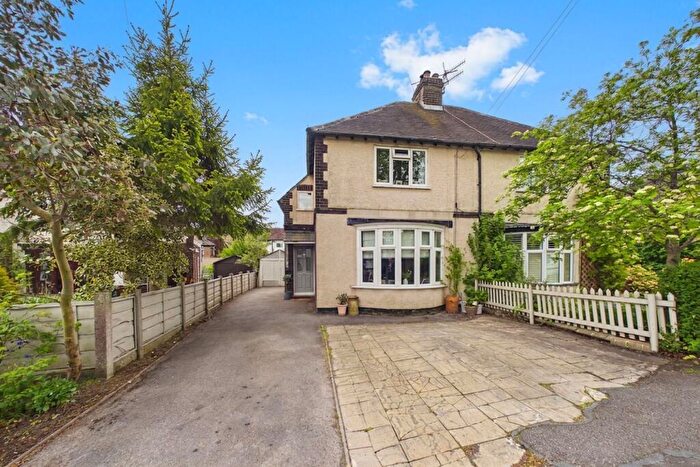 3 Bedroom Semi-Detached House For Sale In The Crescent, Chapel-En-Le-Frith, SK23