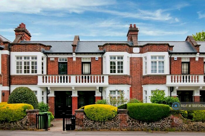 2 Bedroom Maisonette To Rent In Wallace Road, London, N1