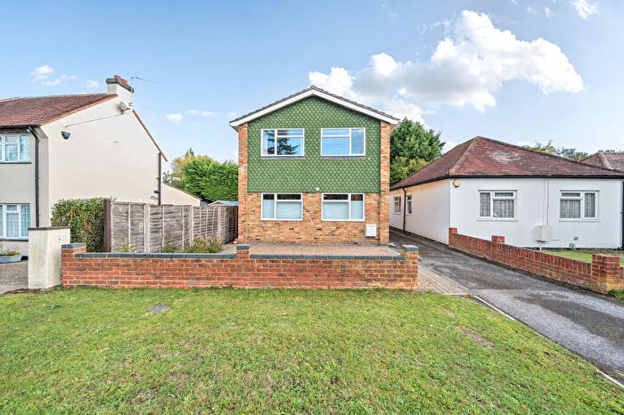 3 Bedroom Detached House For Sale In Lower Road, Gerrards Cross, SL9