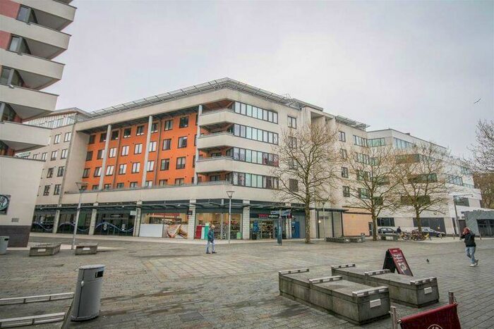 2 Bedroom Flat To Rent In Cathedral Walk, Bristol, BS1
