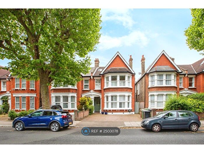 4 Bedroom Semi-Detached House To Rent In Inchmery Road, London, SE6