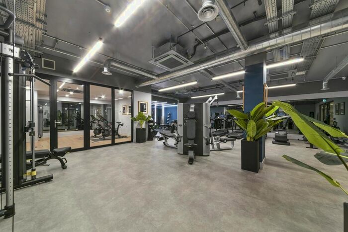 2 Bedroom Flat To Rent In Bouchon Point, The Silk District, E1