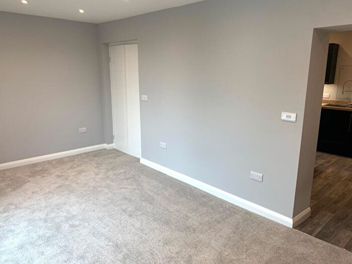 2 Bedroom Apartment To Rent In Buxton Road; Disley., SK12