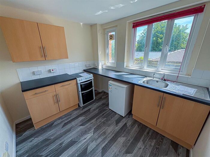 2 Bedroom Flat To Rent In Main Street, Pembroke, SA71