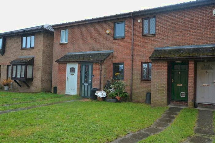 1 Bedroom Terraced House To Rent In Robins Close, Uxbridge, UB8
