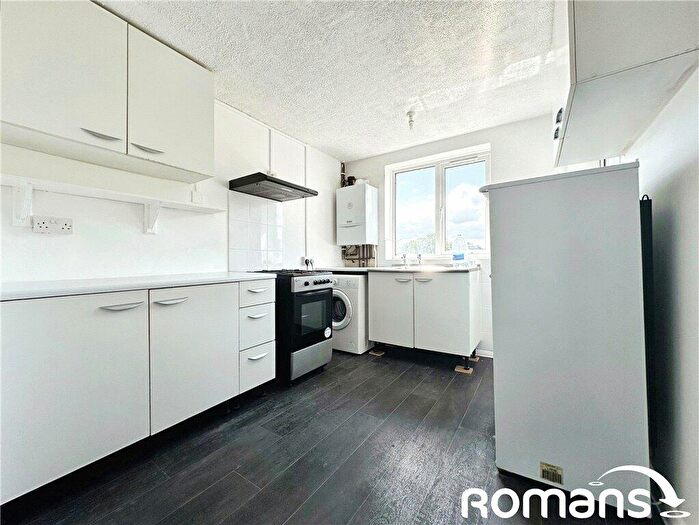 2 Bedroom Apartment To Rent In Green Close, SL6