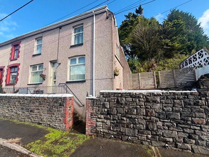 3 Bedroom End Of Terrace House For Sale In Tymeinwr Avenue, Bridgend, CF32