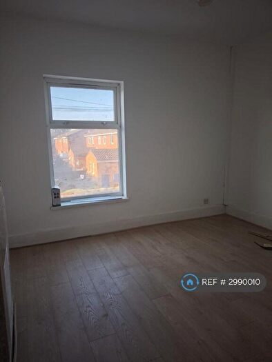3 Bedroom Terraced House To Rent In Tunnard St, Grimsby, DN32