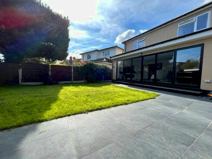 4 Bedroom Detached House To Rent In Stanwell Road, Ashford, Surrey, TW15