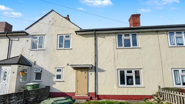 3 Bedroom Terraced House For Sale In Heath Road, Crayford, Dartford, DA1
