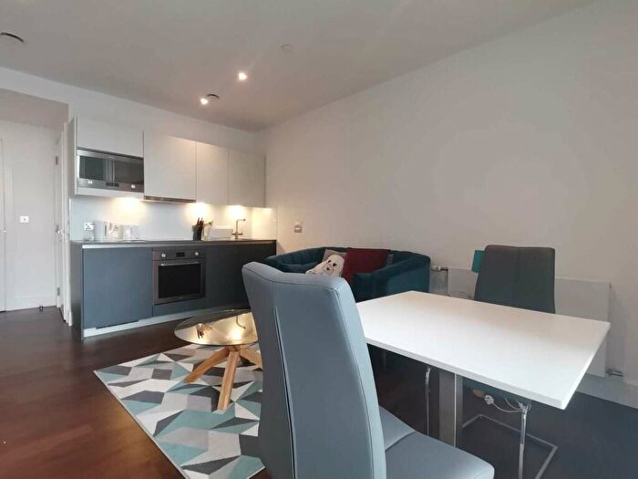 Flat To Rent In Maine Tower, Harbour Way, E14