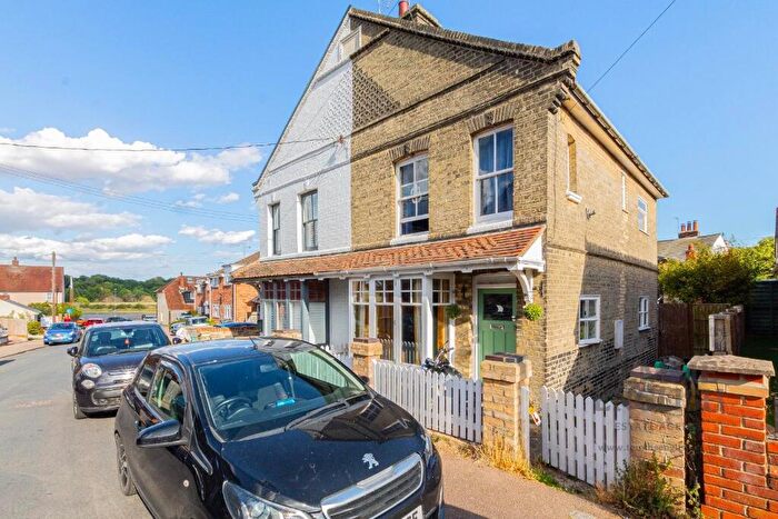 2 Bedroom Terraced House To Rent In Regent Street, CO5