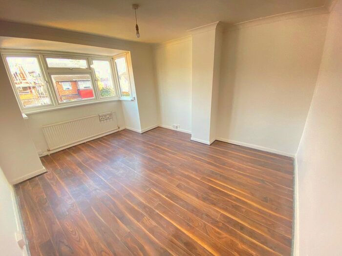 3 Bedroom Semi-Detached House To Rent In Blossom Way, West Drayton, Greater London, UB7