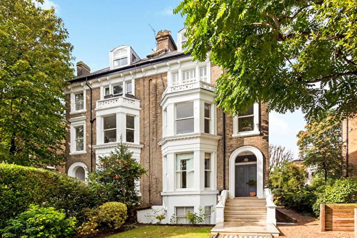 1 Bedroom Flat To Rent In Cambridge Park, Twickenham, TW1