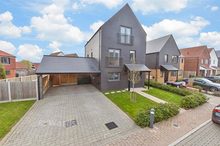 4 Bedroom Detached House For Sale In Bermuda Road, Whitstable, Kent, CT5